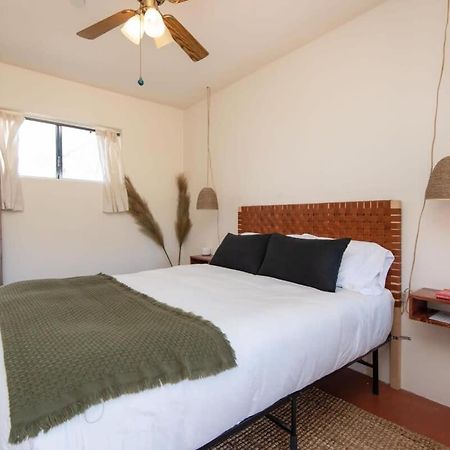 Renovated Lodge - Room 3 With Pool Access Joshua Tree Exterior photo