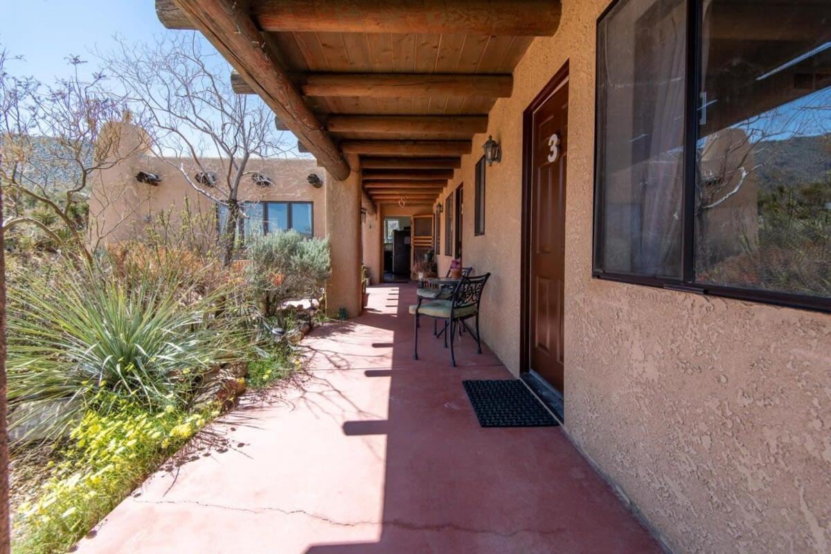 Renovated Lodge - Room 3 With Pool Access Joshua Tree Exterior photo