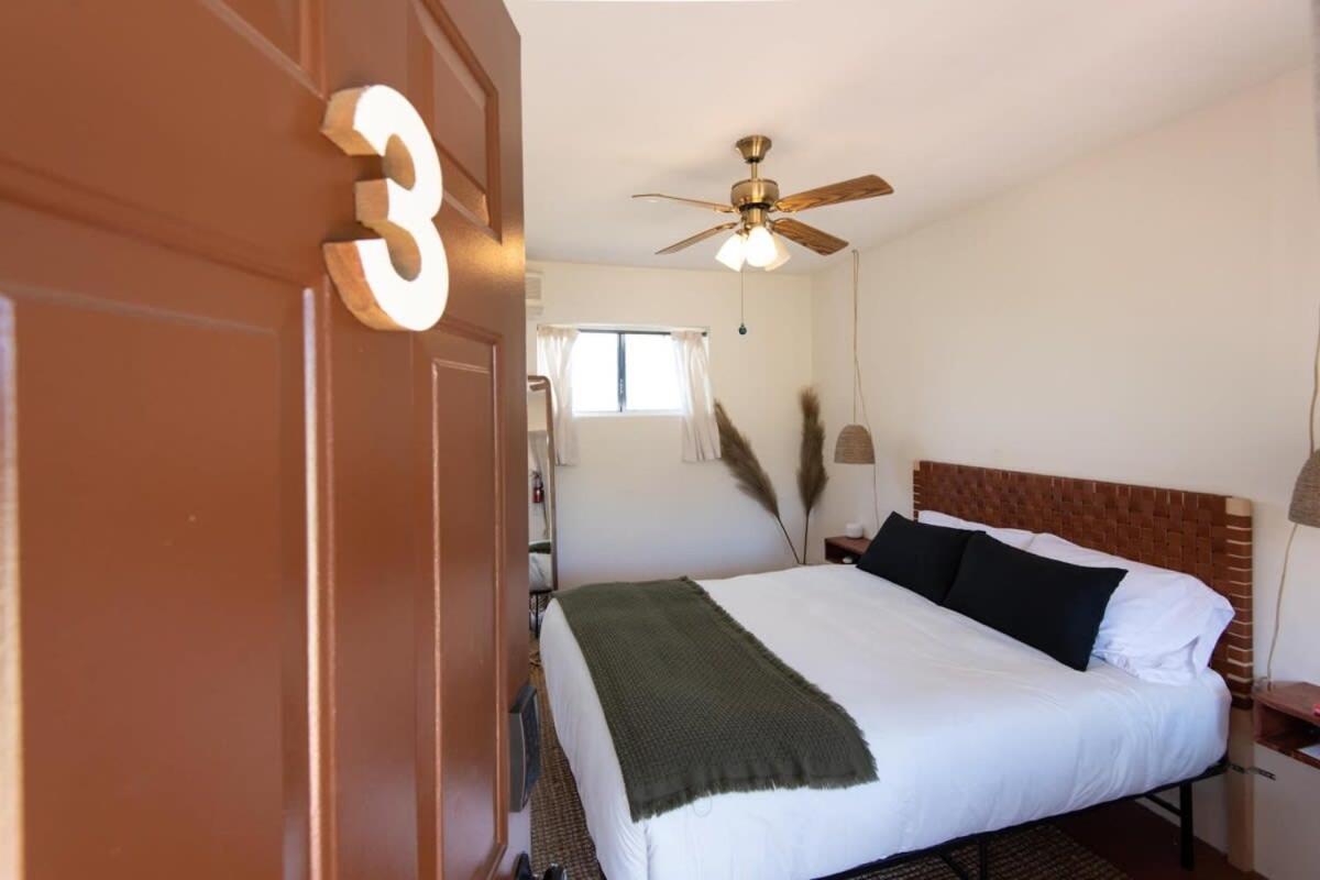 Renovated Lodge - Room 3 With Pool Access Joshua Tree Exterior photo