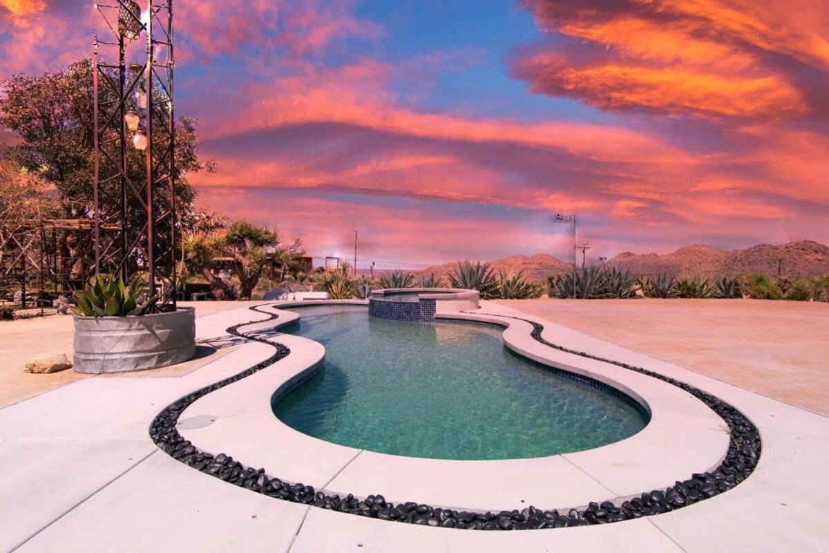 Renovated Lodge - Room 3 With Pool Access Joshua Tree Exterior photo