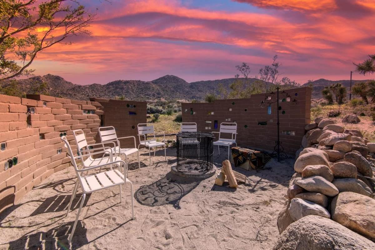 Renovated Lodge - Room 3 With Pool Access Joshua Tree Exterior photo