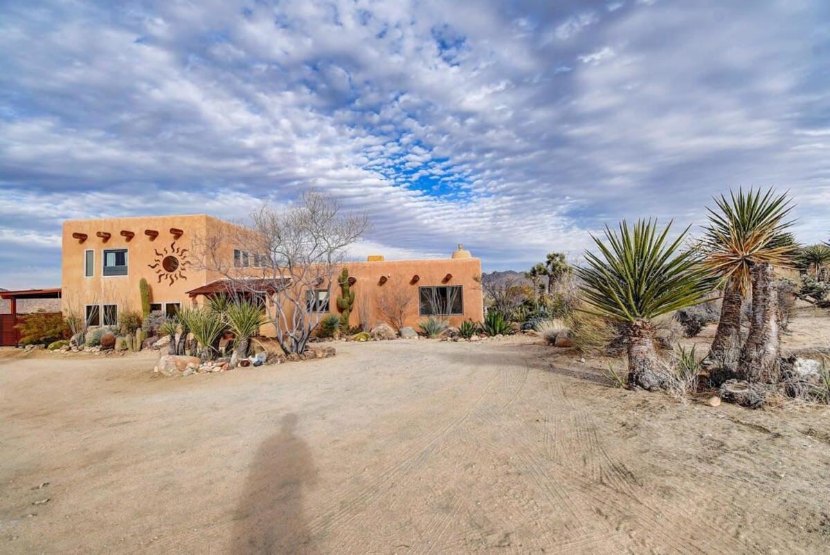 Renovated Lodge - Room 3 With Pool Access Joshua Tree Exterior photo
